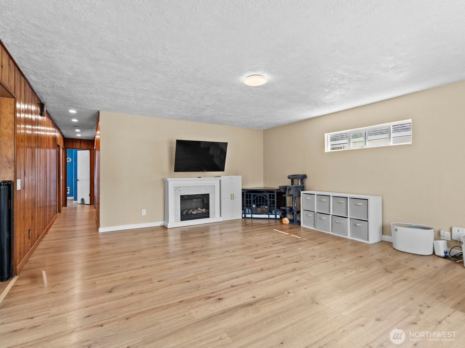 1101 Elm Street Property Photo 4