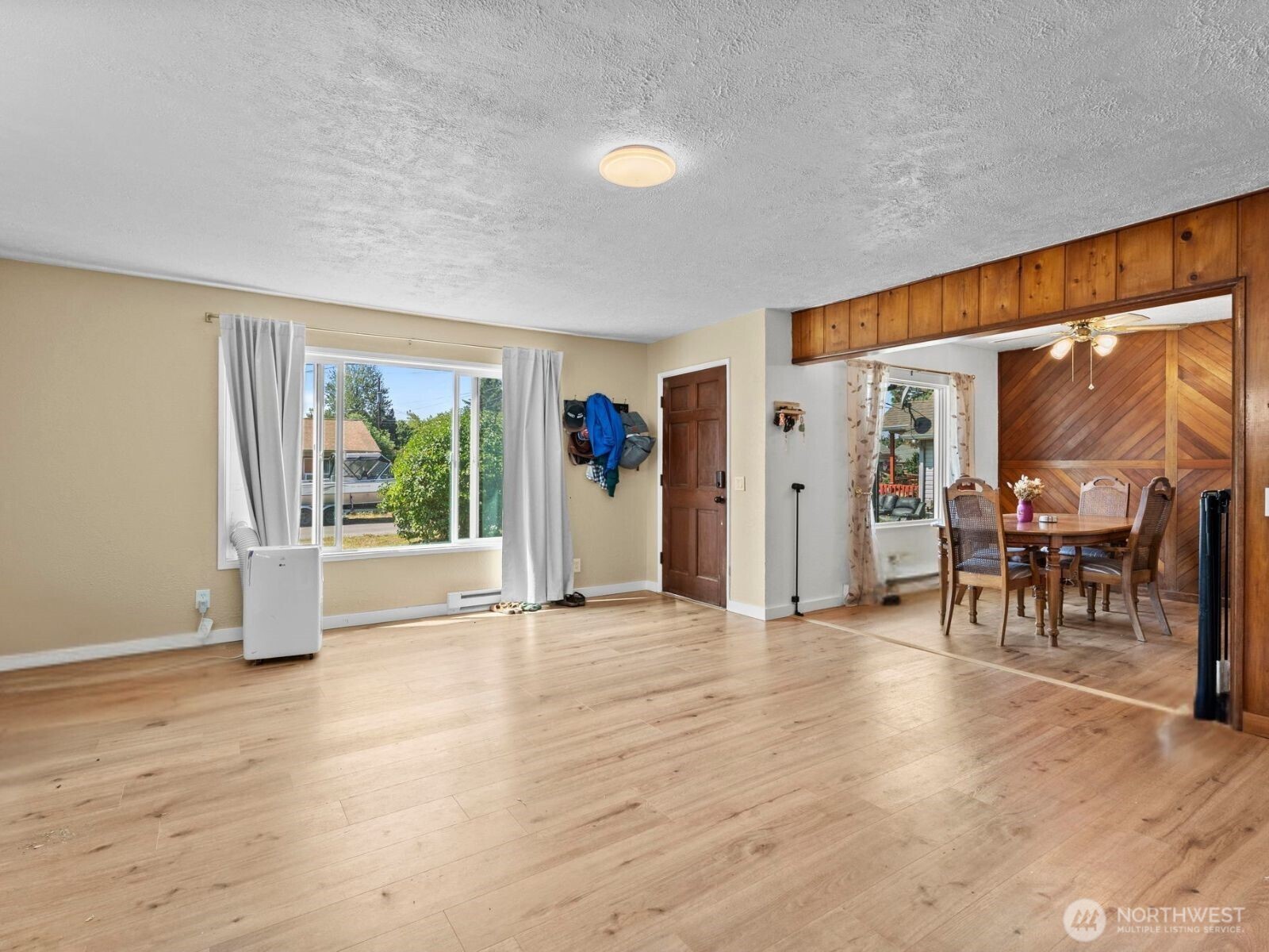 1101 Elm Street Property Photo 6