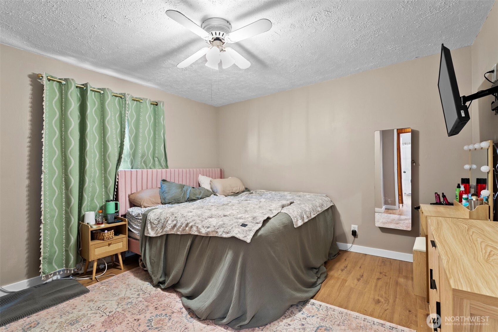 1101 Elm Street Property Photo 19