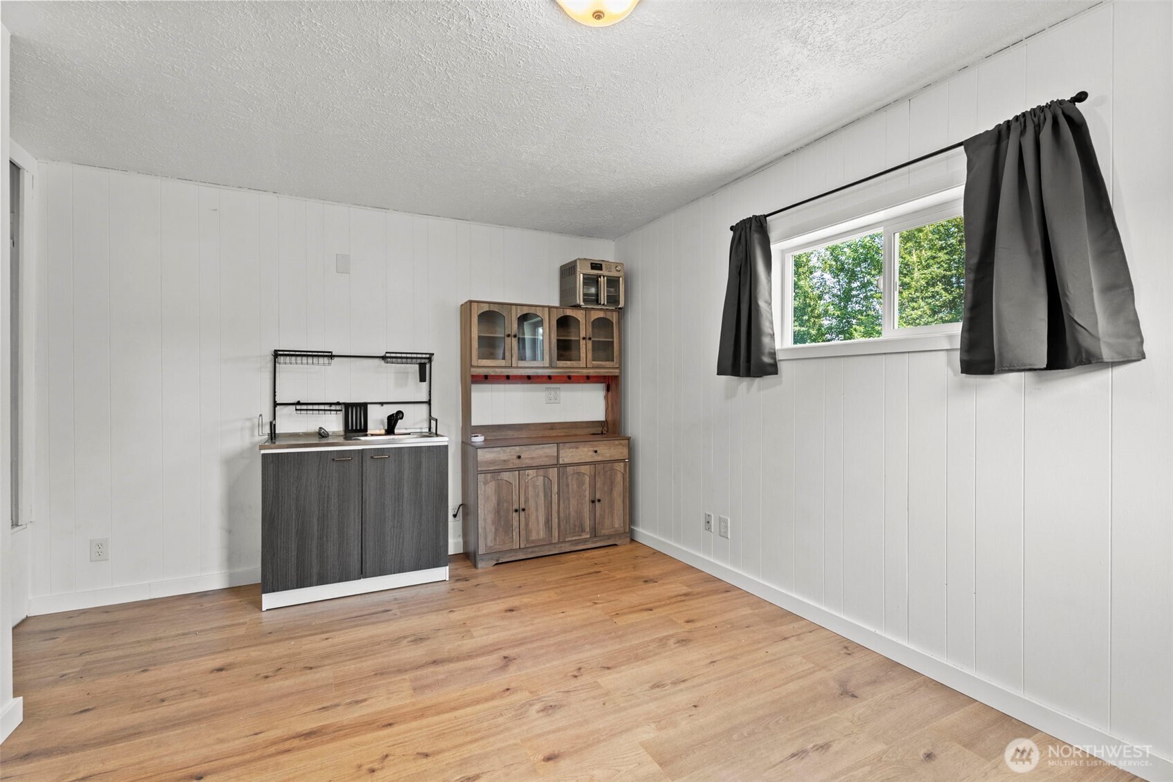 1101 Elm Street Property Photo 22