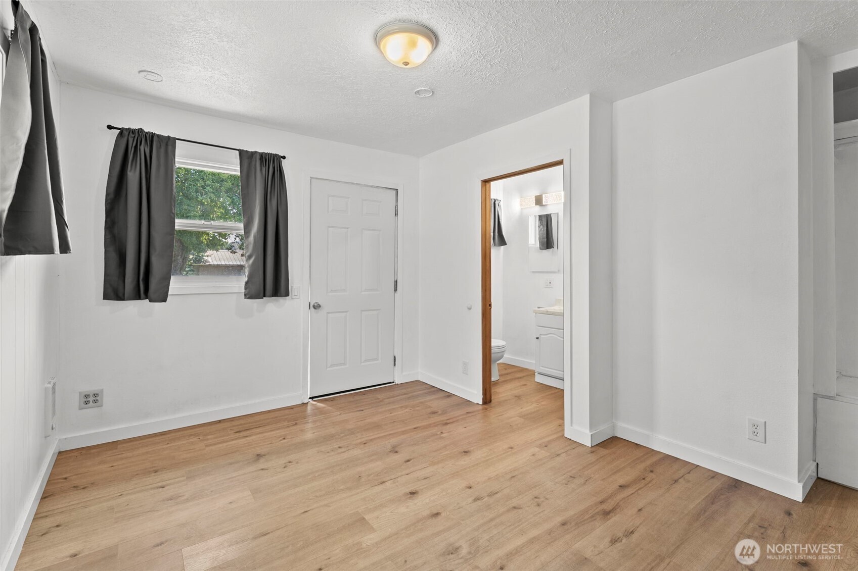 1101 Elm Street Property Photo 23