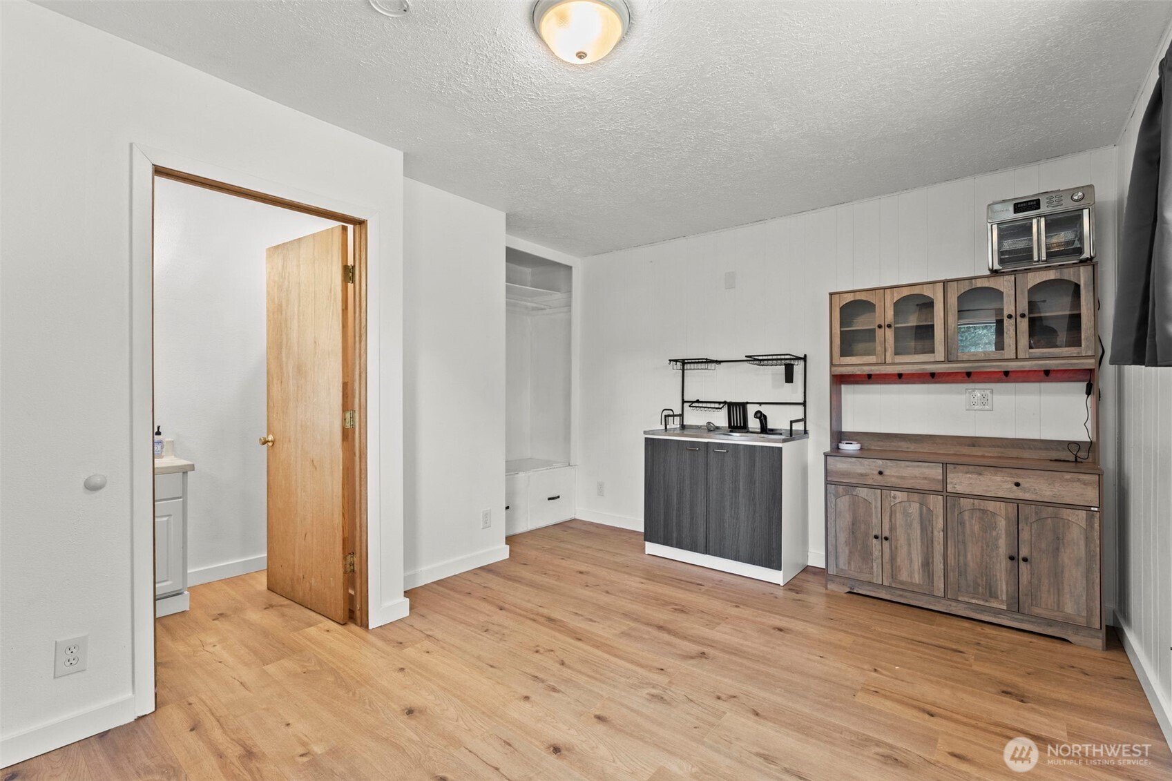 1101 Elm Street Property Photo 24