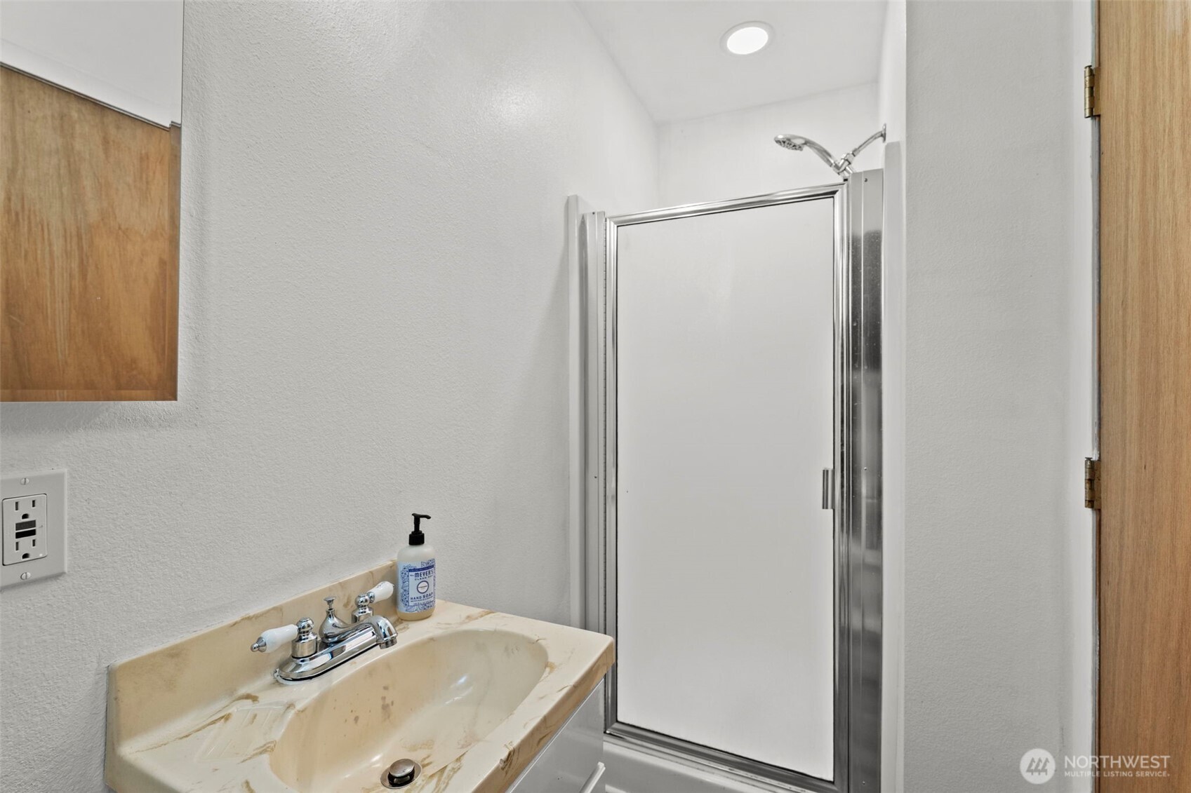 1101 Elm Street Property Photo 25
