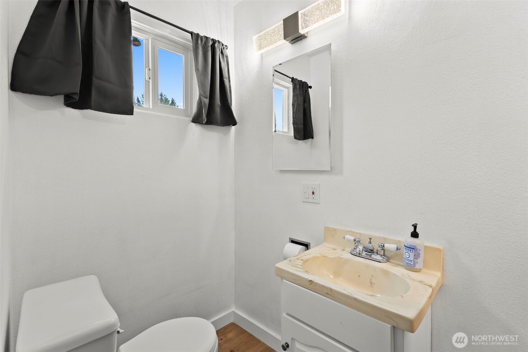 1101 Elm Street Property Photo 26