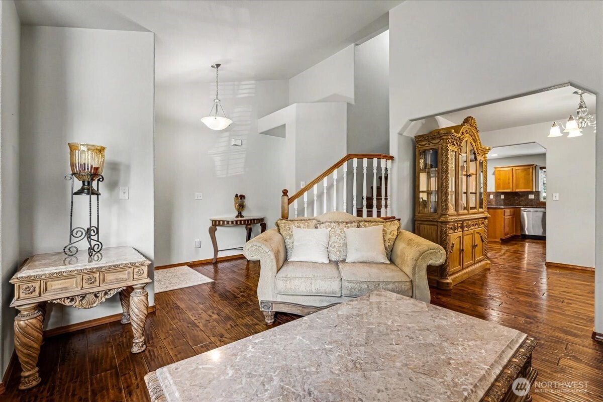 2101 199th Street Property Photo 4