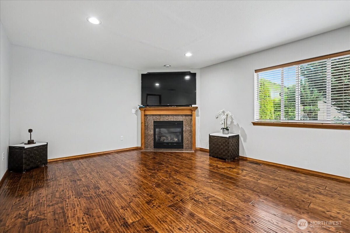 2101 199th Street Property Photo 10