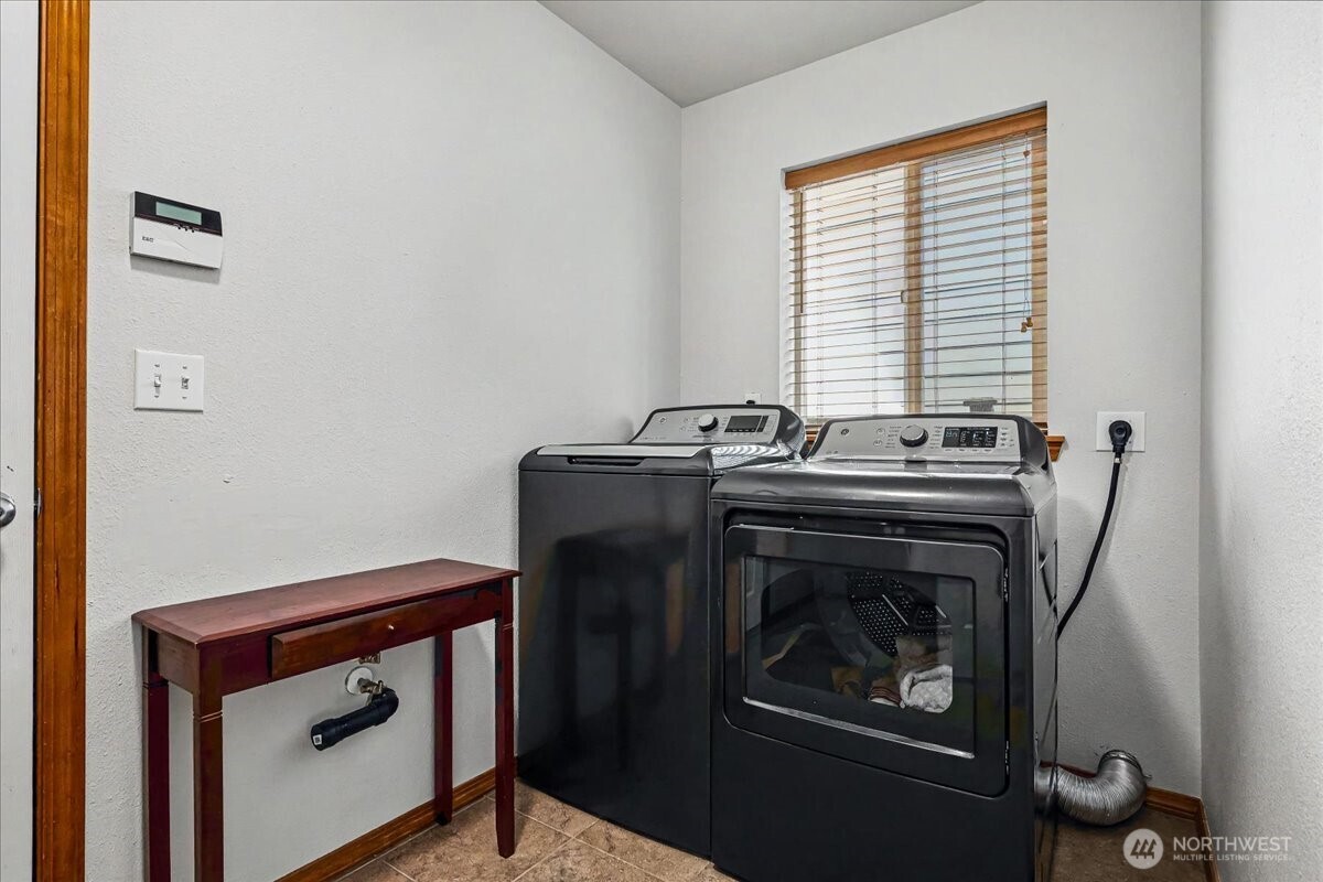 2101 199th Street Property Photo 12