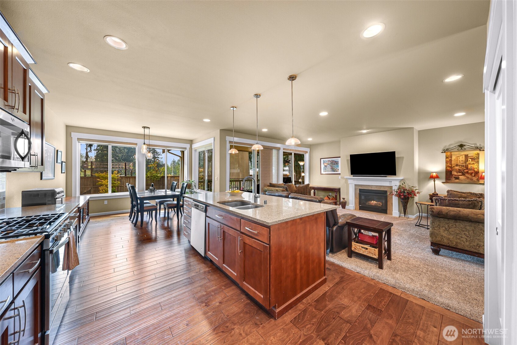 17209 100th Street Property Photo 3