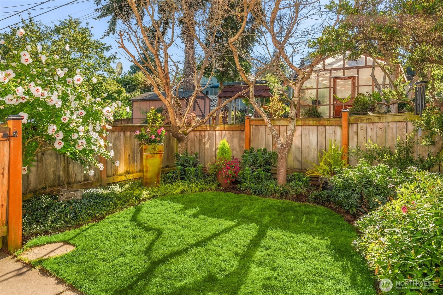 5615 Fauntleroy Way Property Photo 10