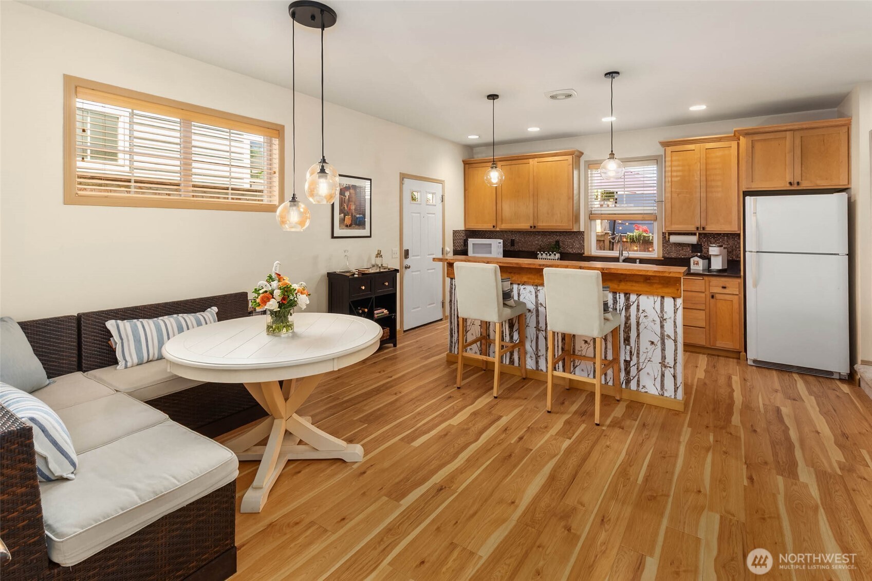 5615 Fauntleroy Way Property Photo 11