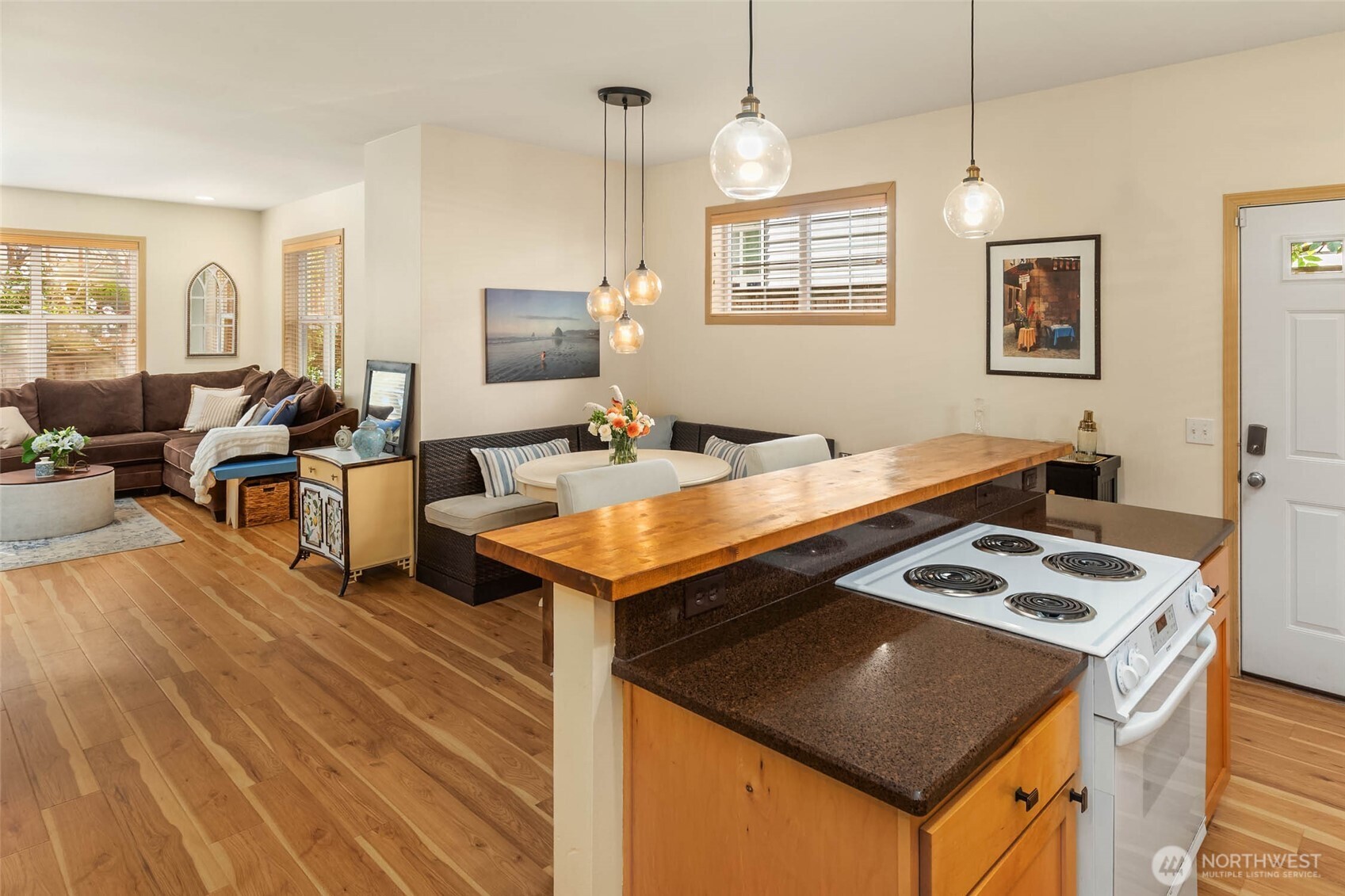 5615 Fauntleroy Way Property Photo 15