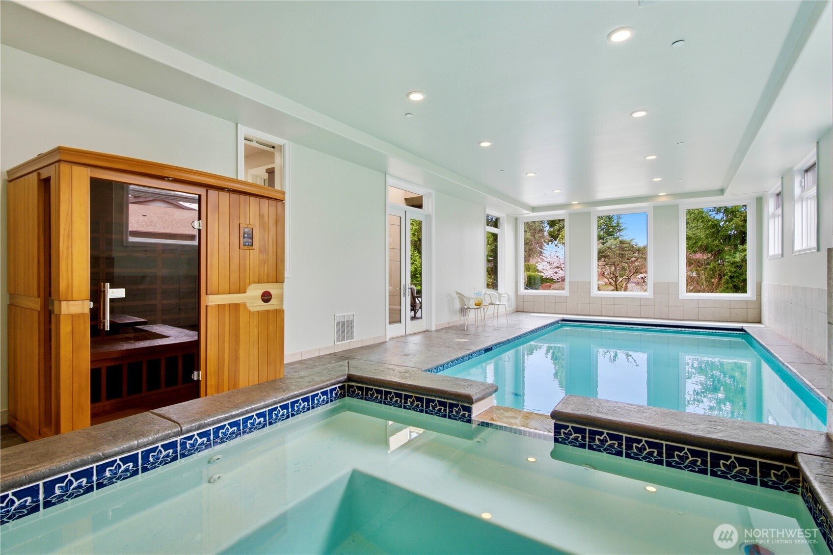 2 Crescent Key Property Photo 5