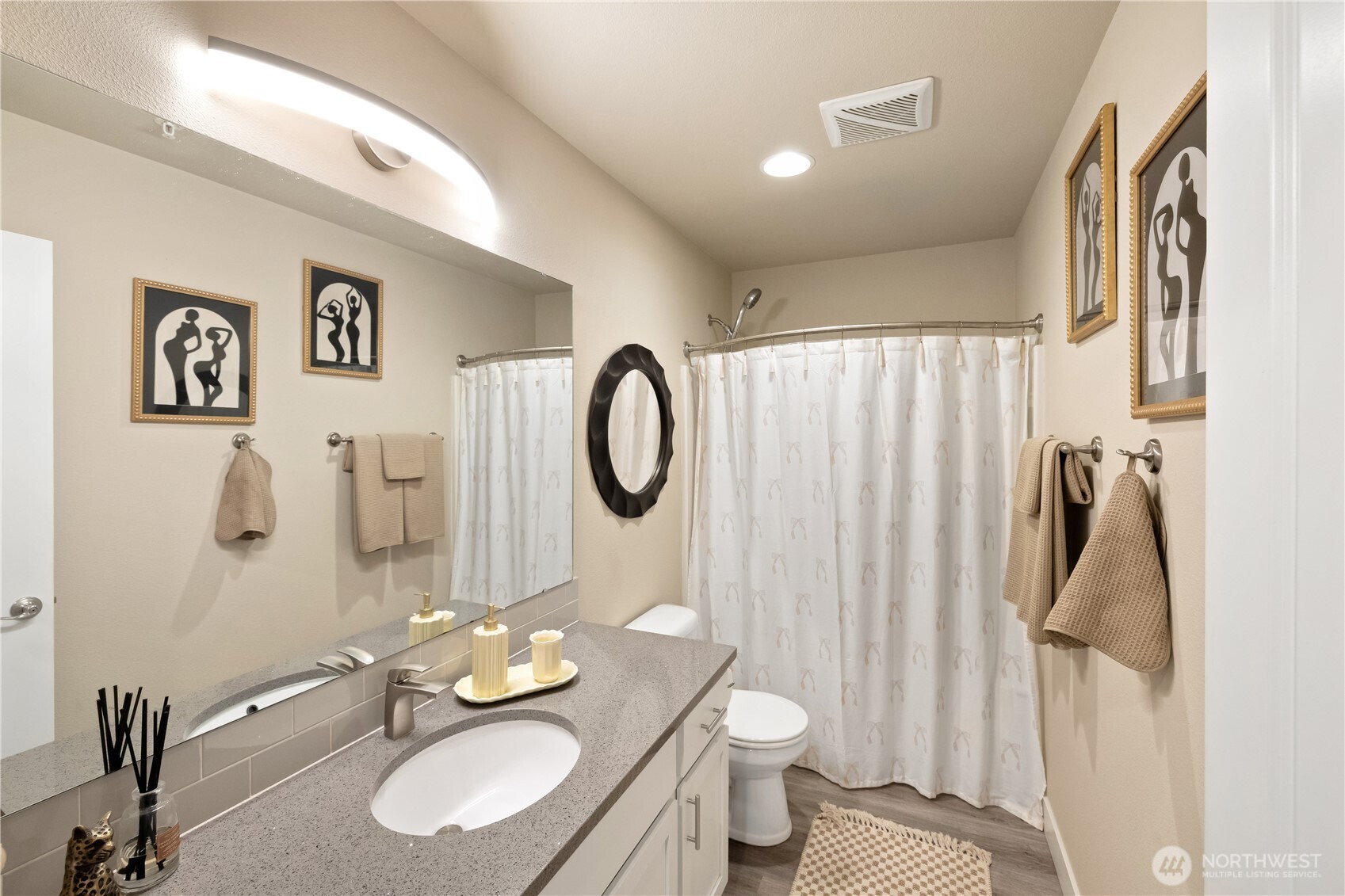211 Norpoint Way Property Photo 7