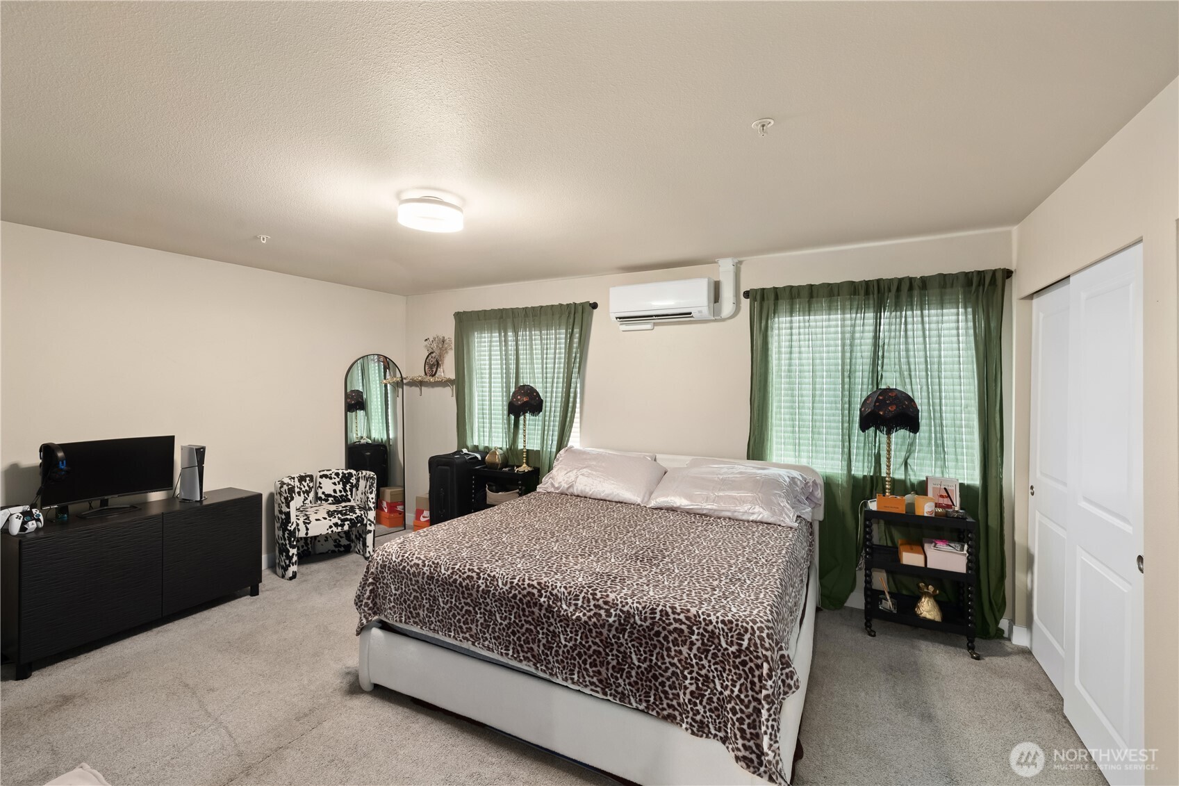 211 Norpoint Way Property Photo 10