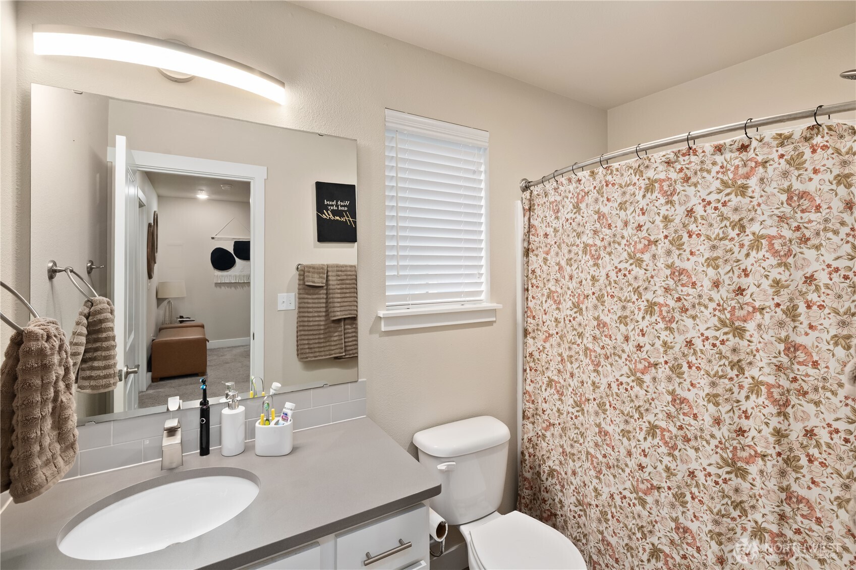 211 Norpoint Way Property Photo 14