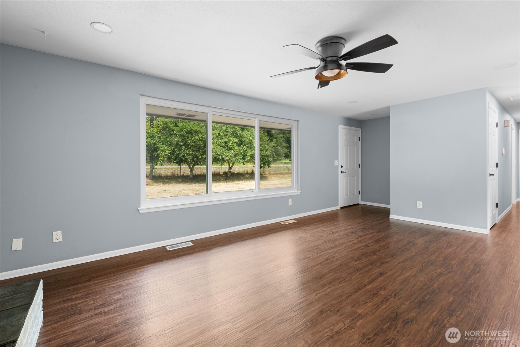216 E Sleeper Road Property Photo 4