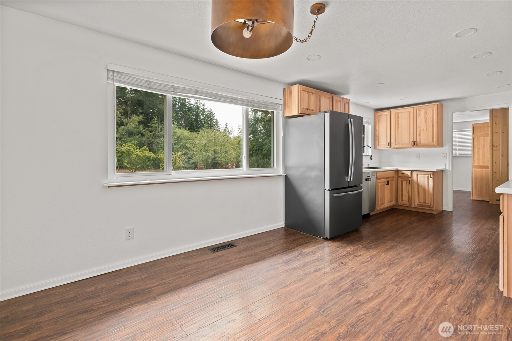 216 E Sleeper Road Property Photo 8