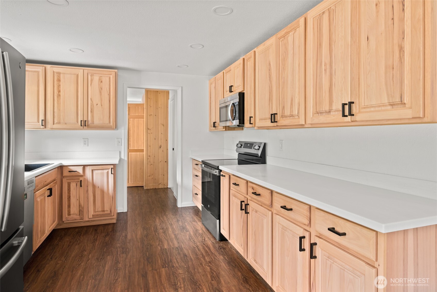 216 E Sleeper Road Property Photo 10