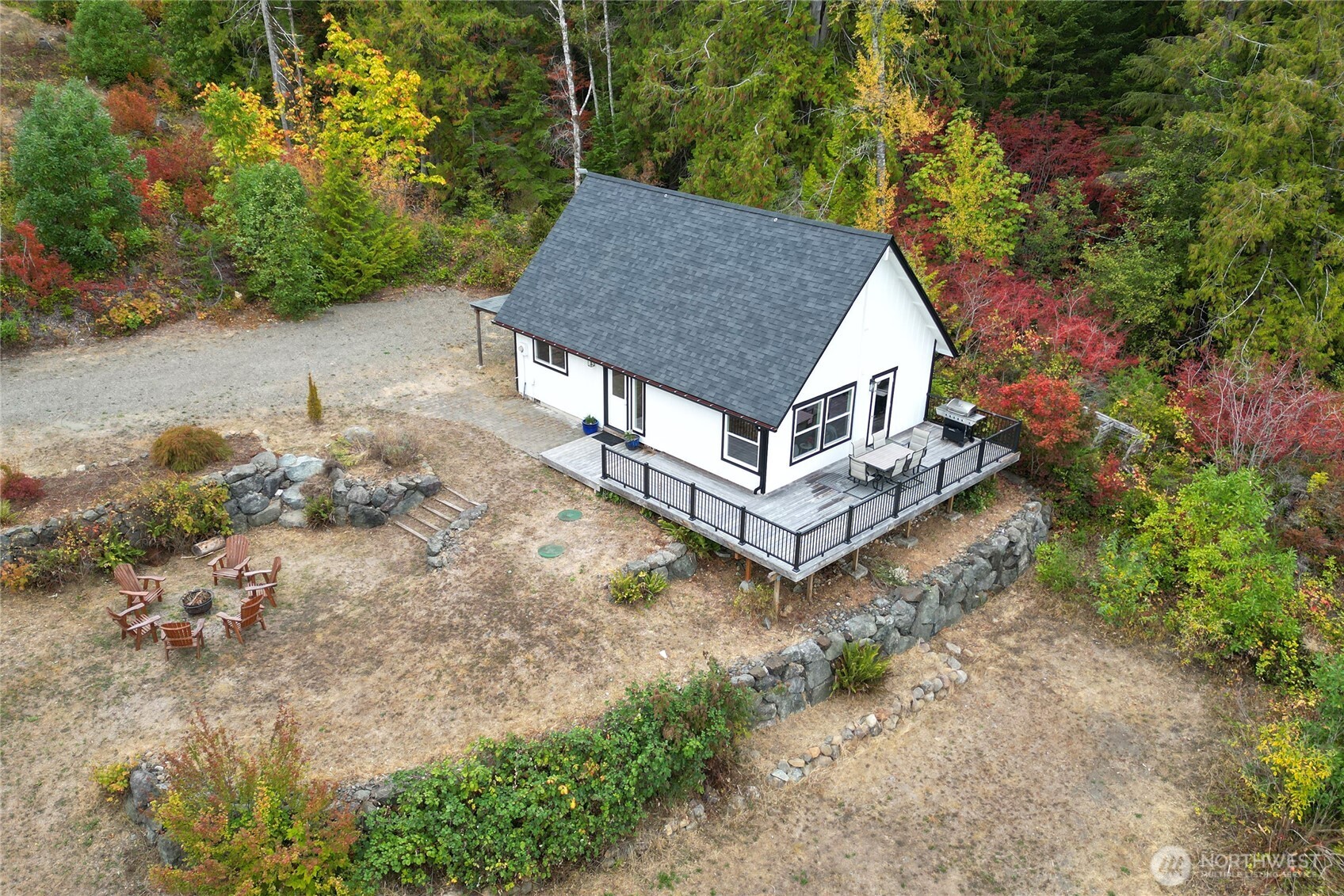 304292 Highway 101 Property Photo 2