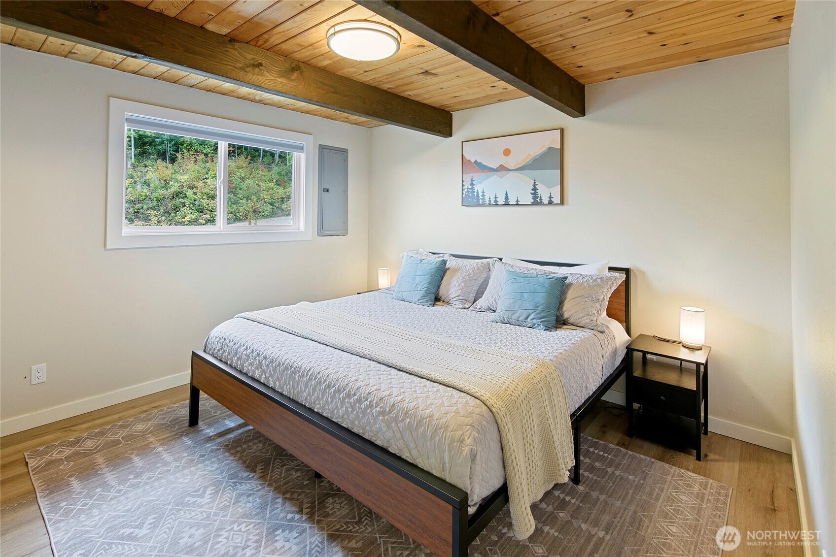 304292 Highway 101 Property Photo 10