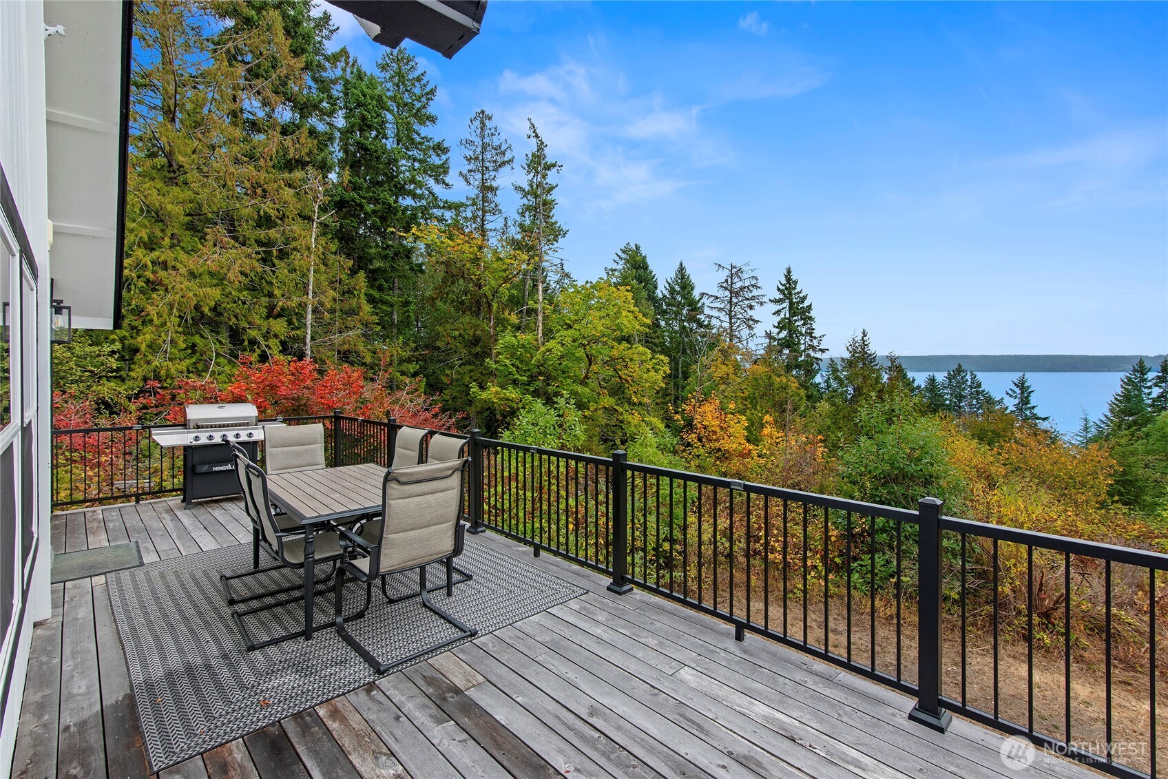 304292 Highway 101 Property Photo 19