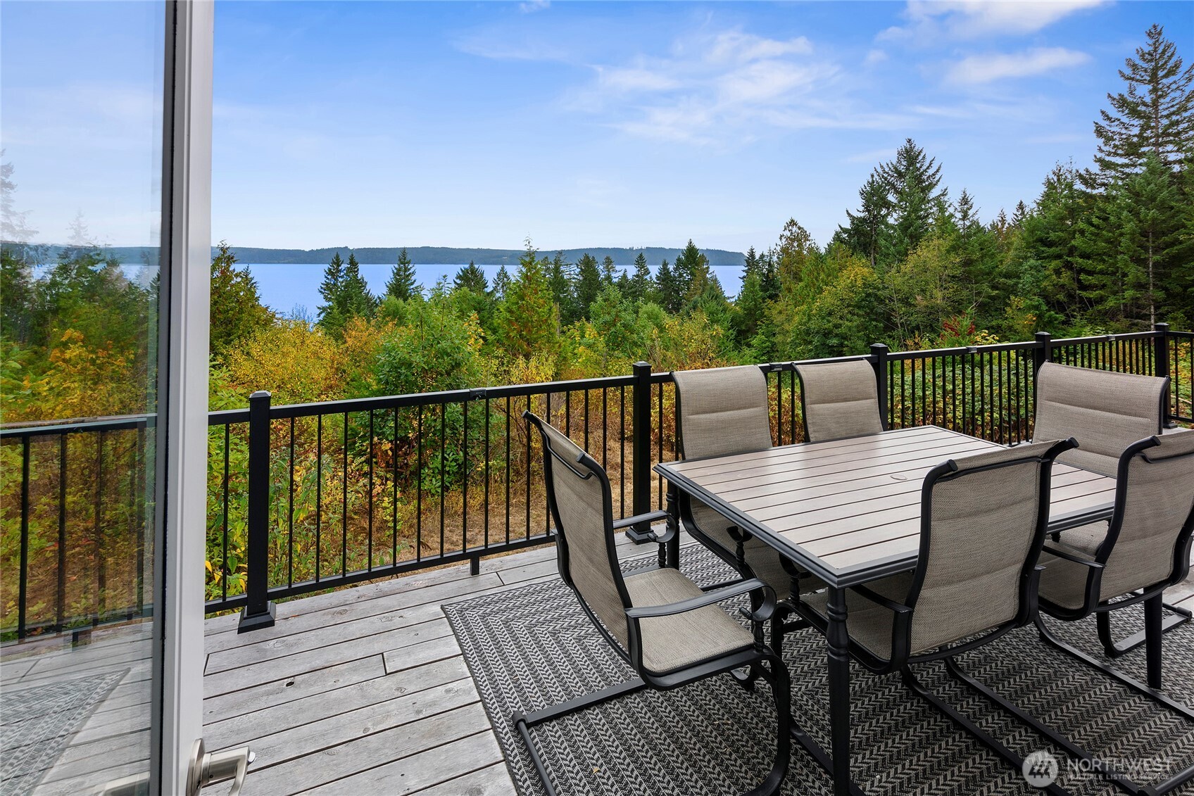 304292 Highway 101 Property Photo 20