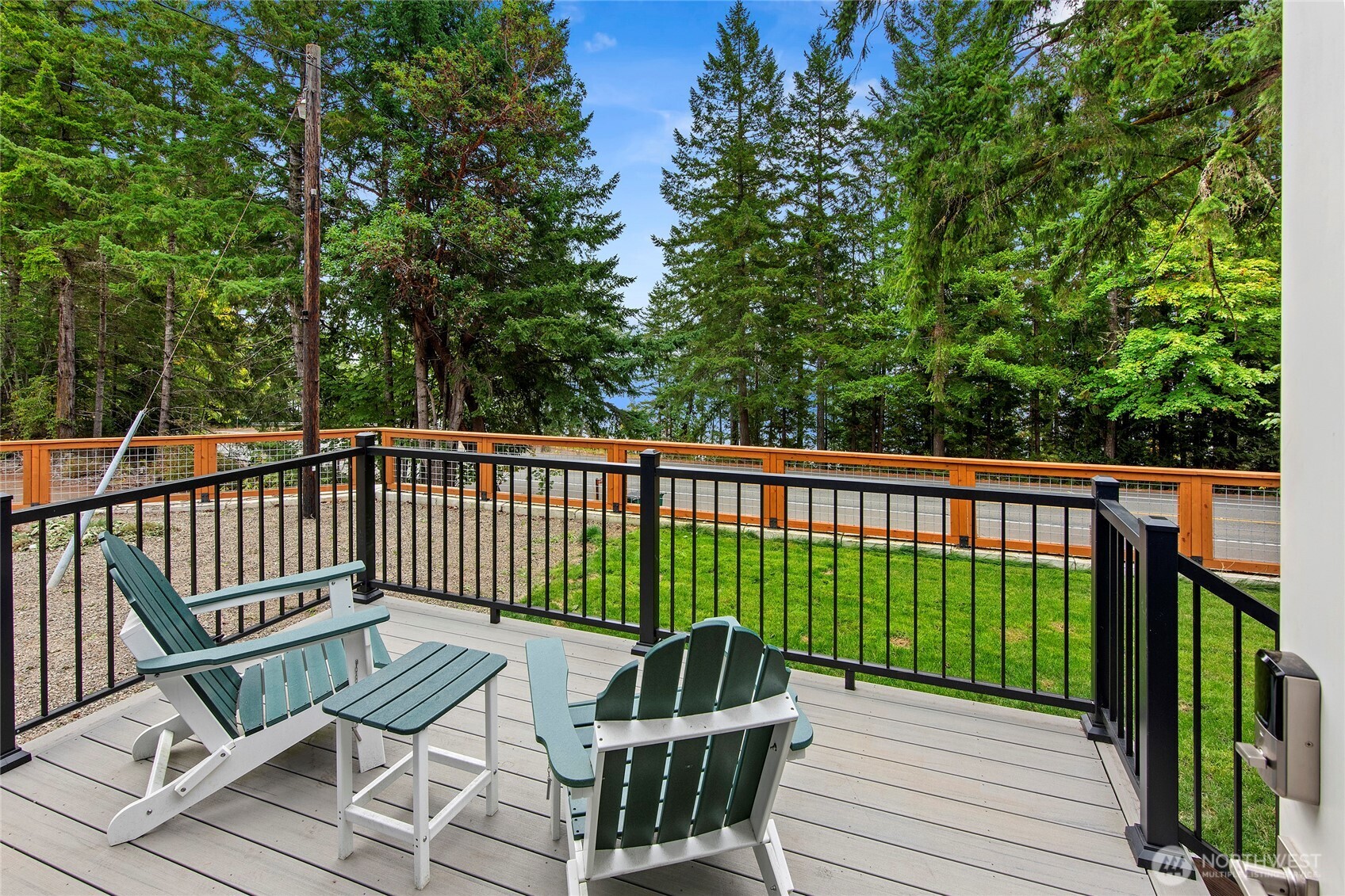 304314 Highway 101 Property Photo 5