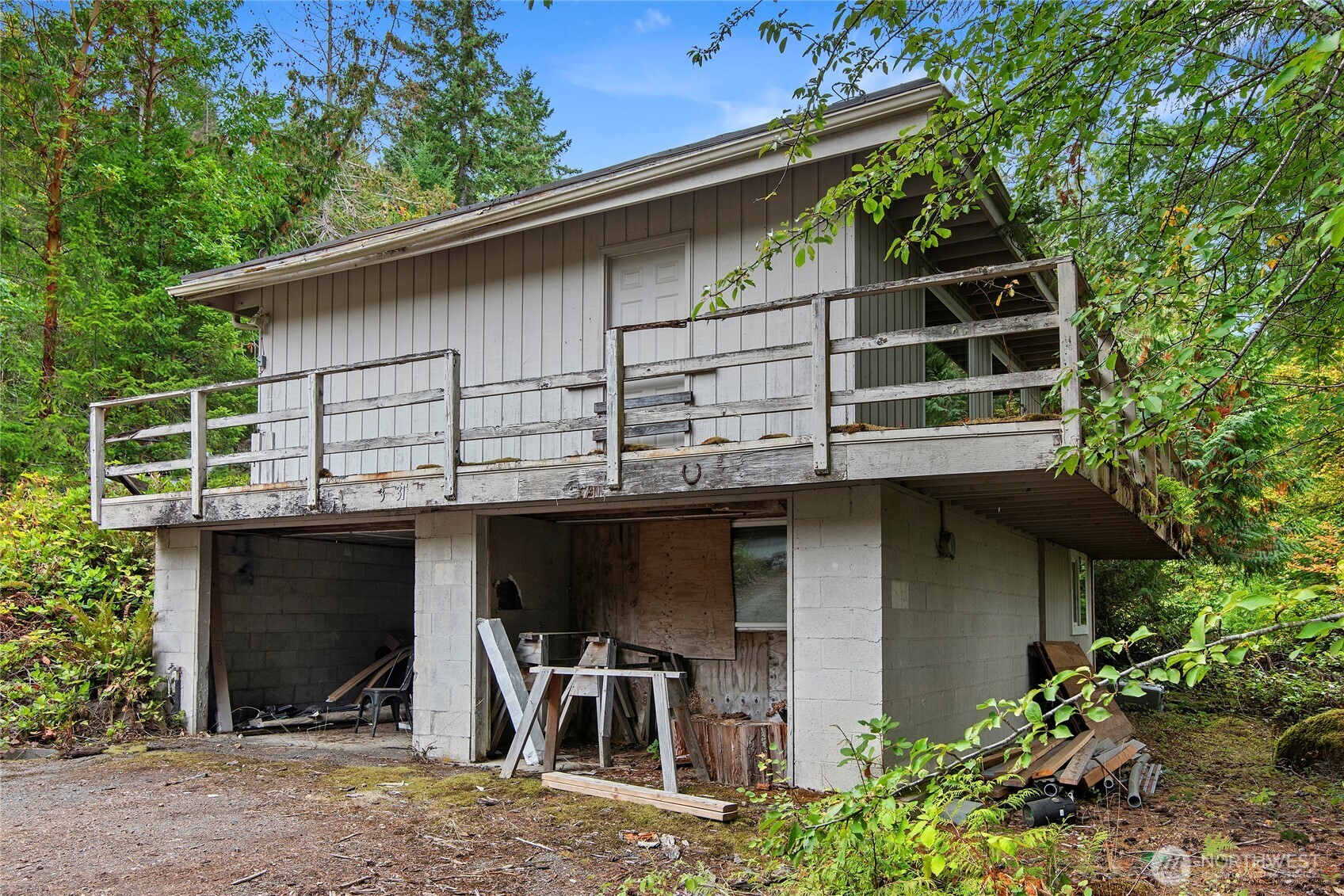 304314 Highway 101 Property Photo 17