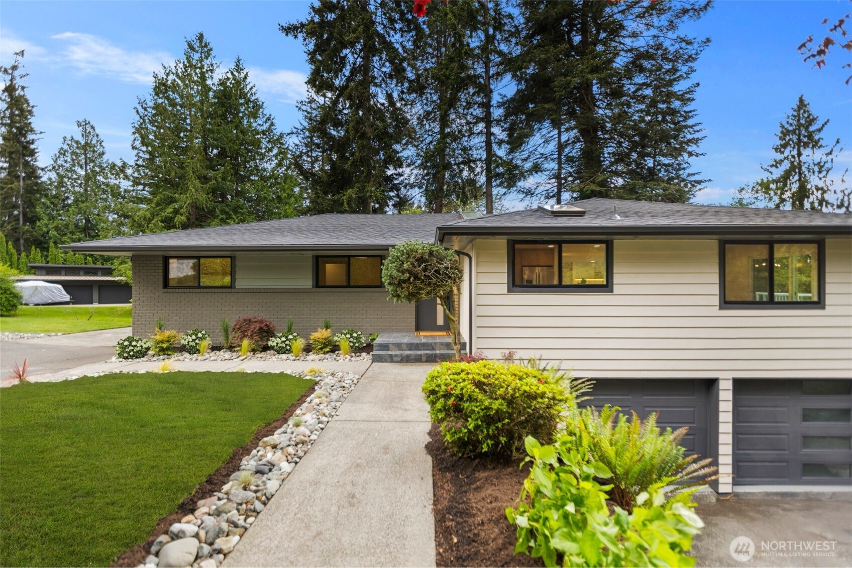 16858 76th Avenue Property Photo 3