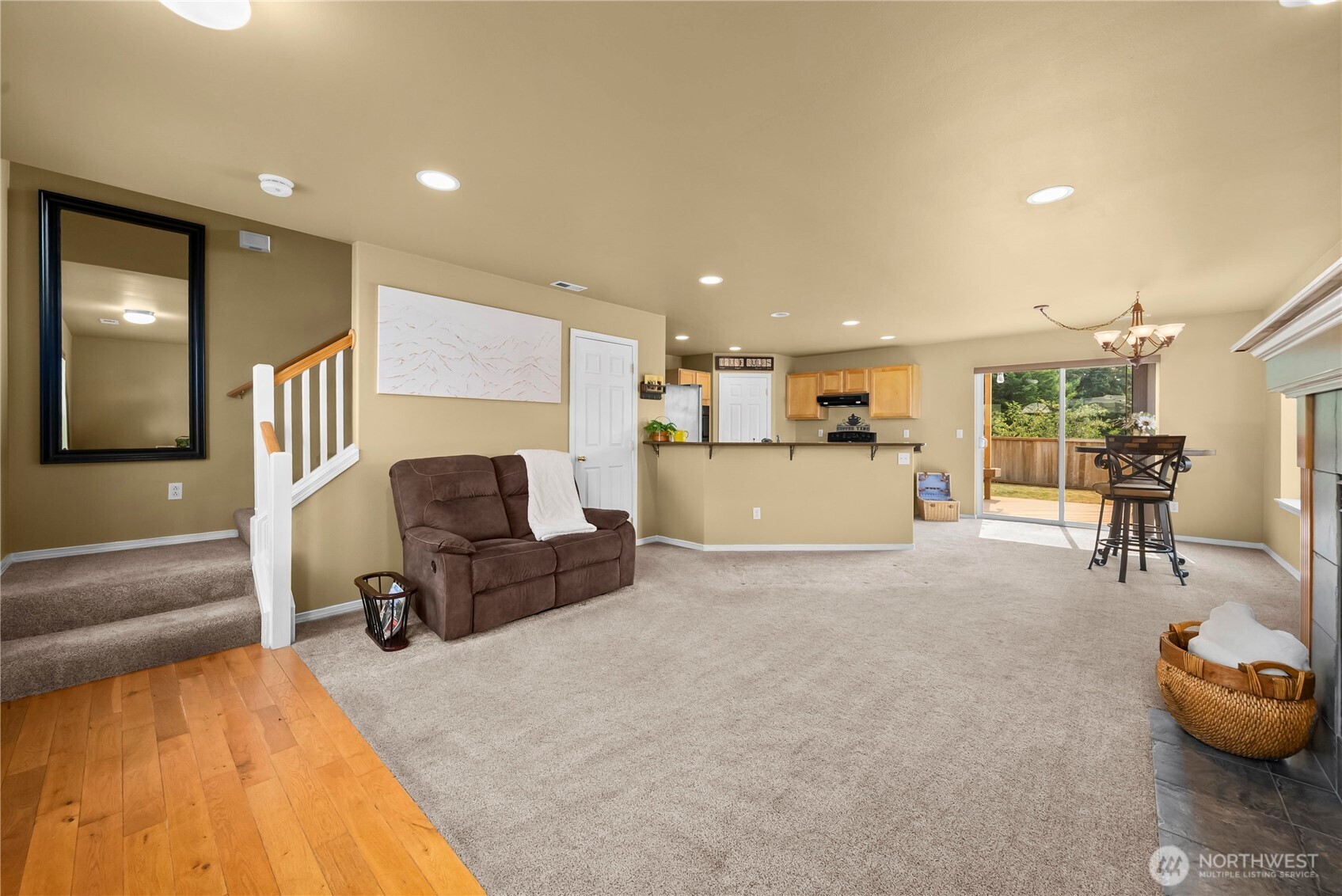 19529 100th Street Property Photo 3