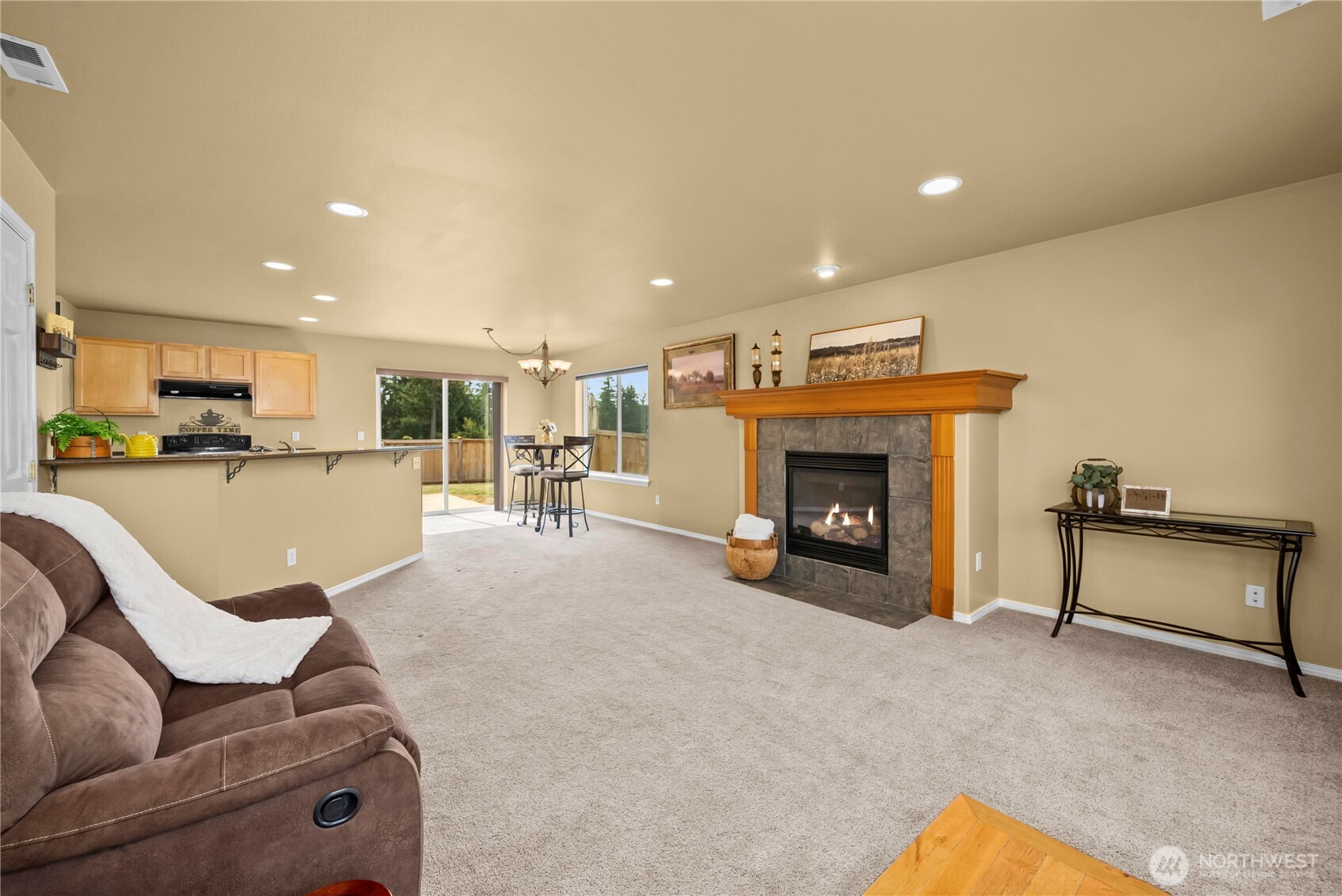 19529 100th Street Property Photo 6