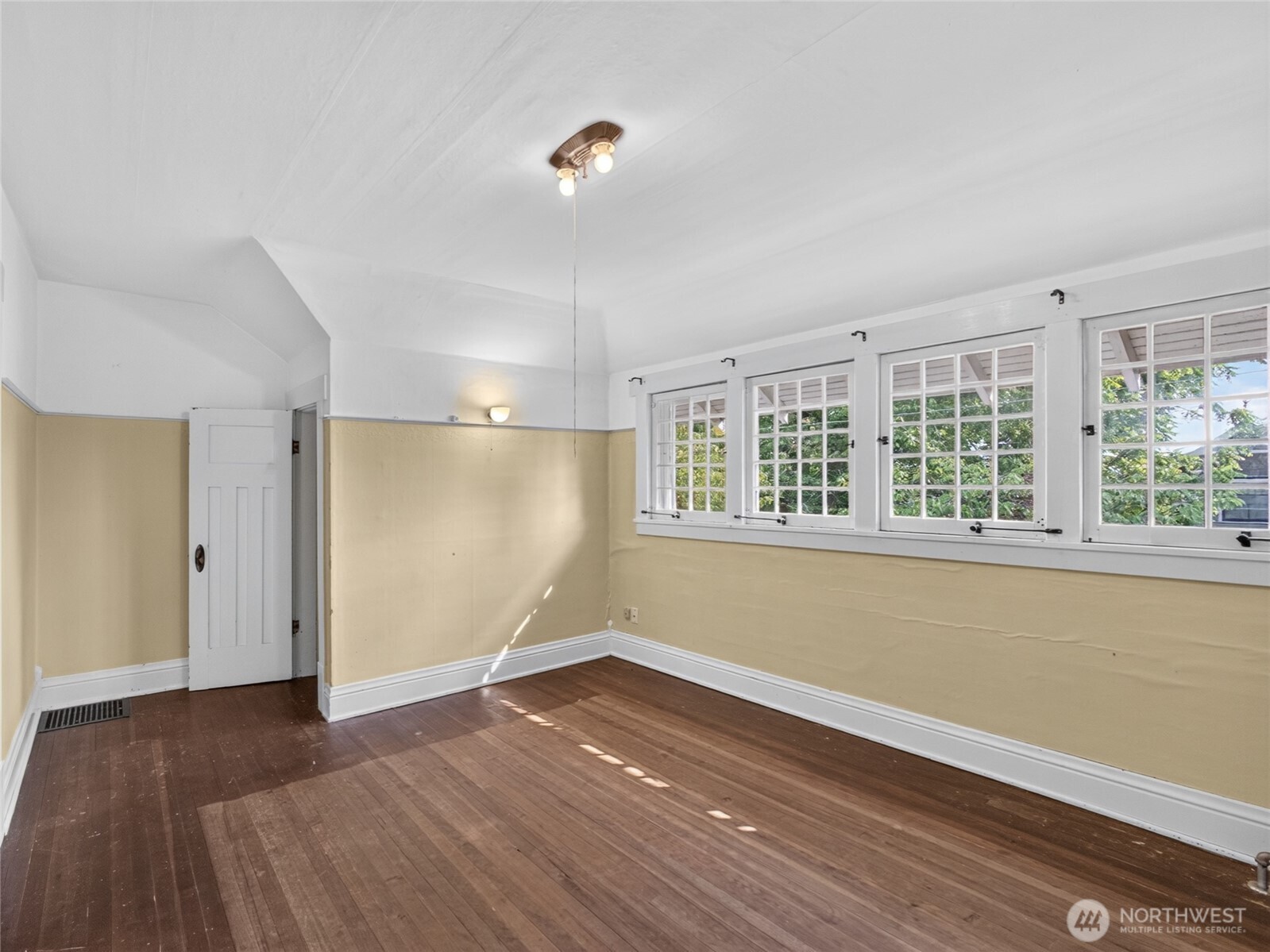 1409 Marion Street Property Photo 27