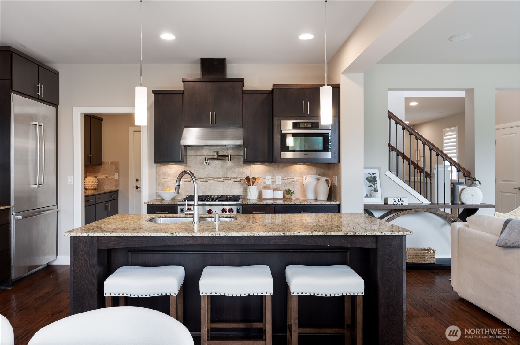 801 3rd Place Property Photo 11