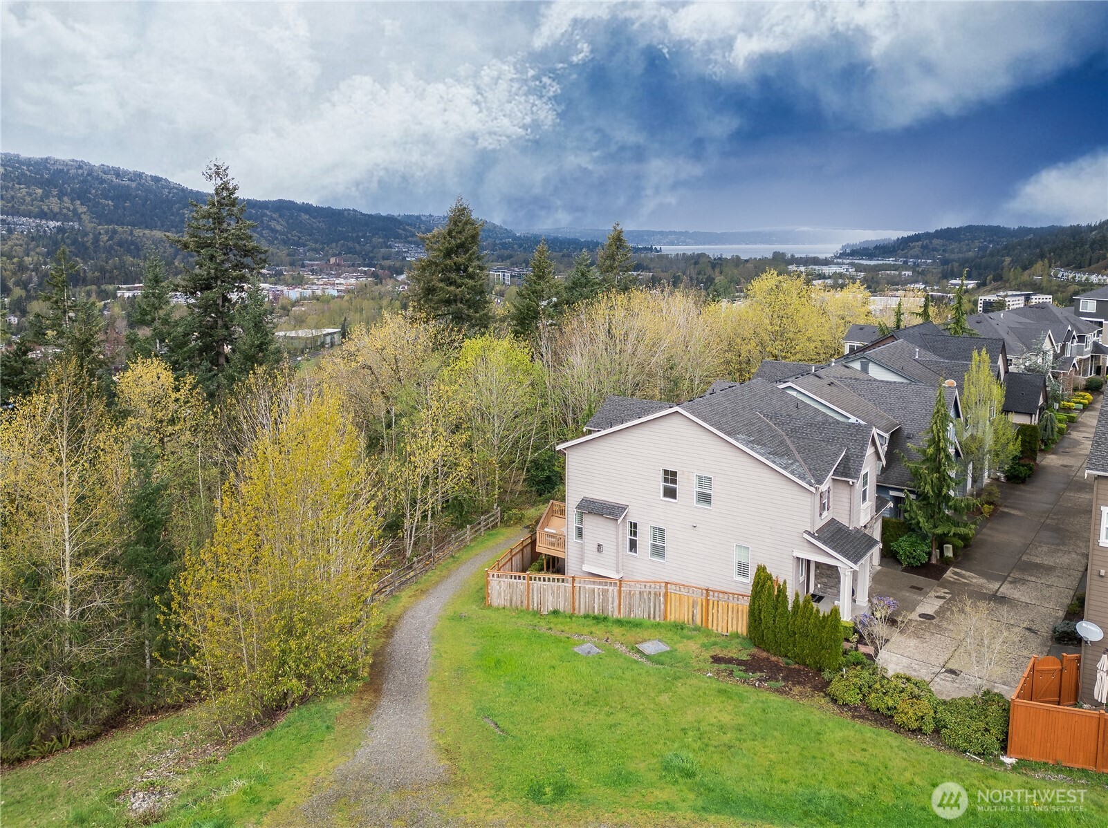 801 3rd Place Property Photo 33