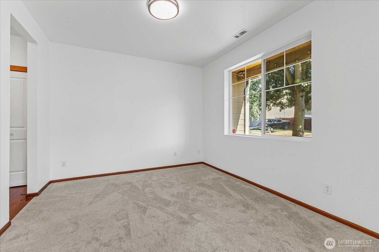 17325 84th Avenue Property Photo 6