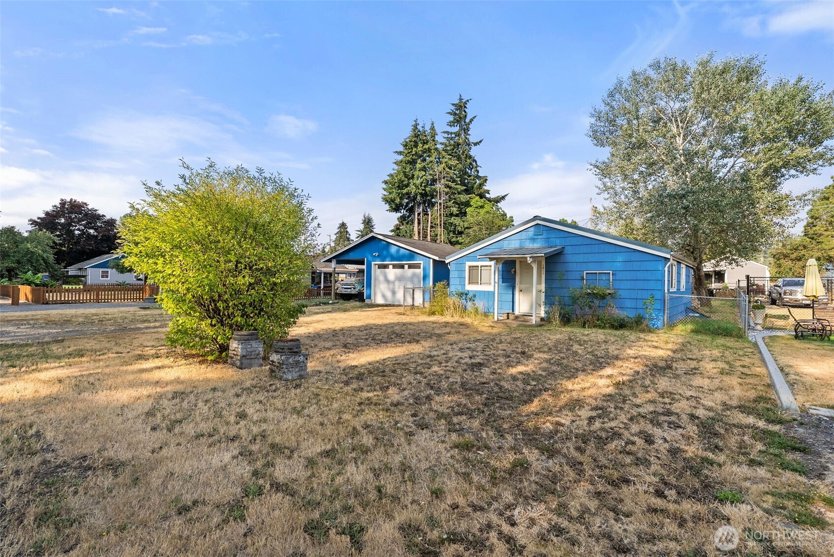 1811 Beach Street Property Photo 3