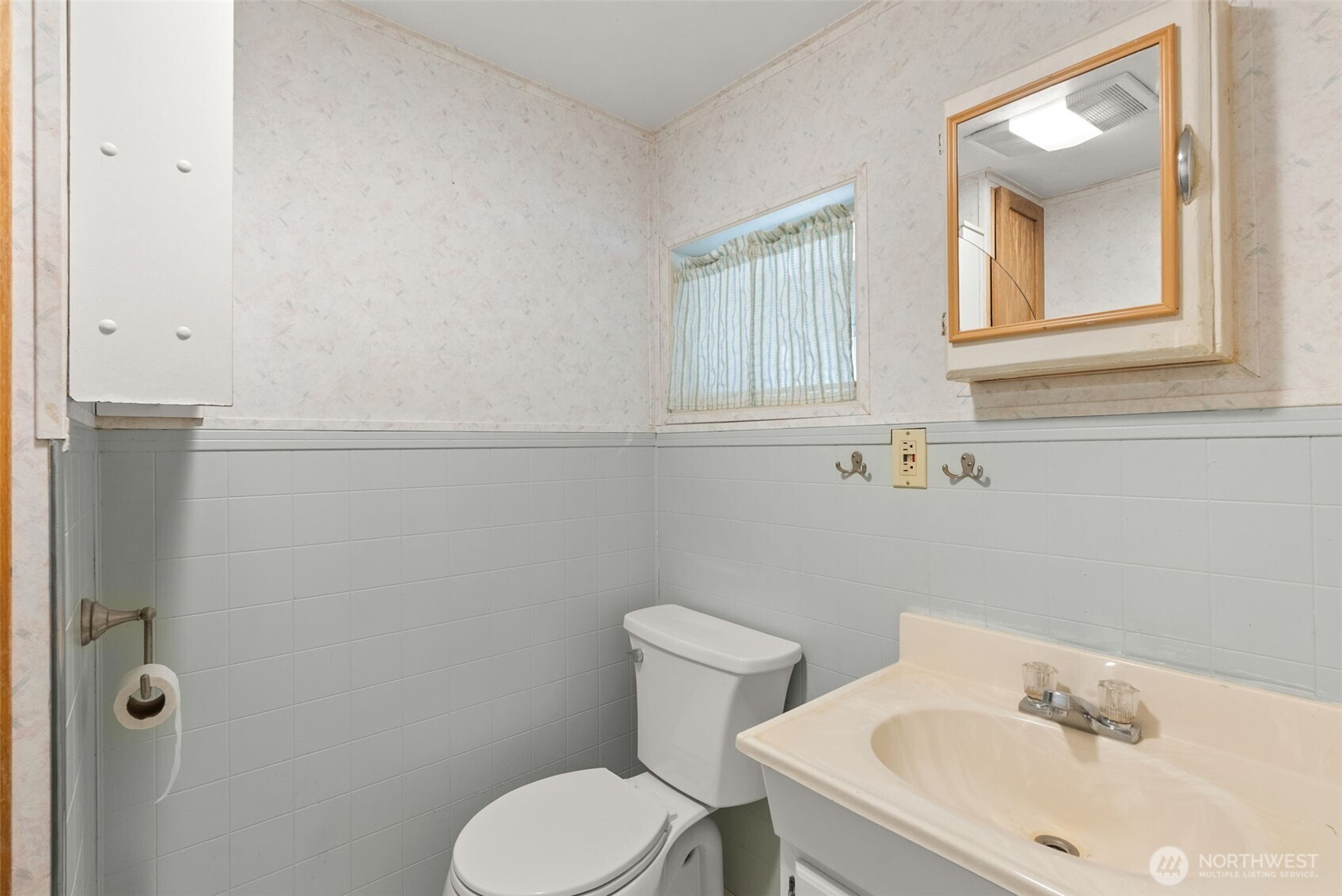 1811 Beach Street Property Photo 12