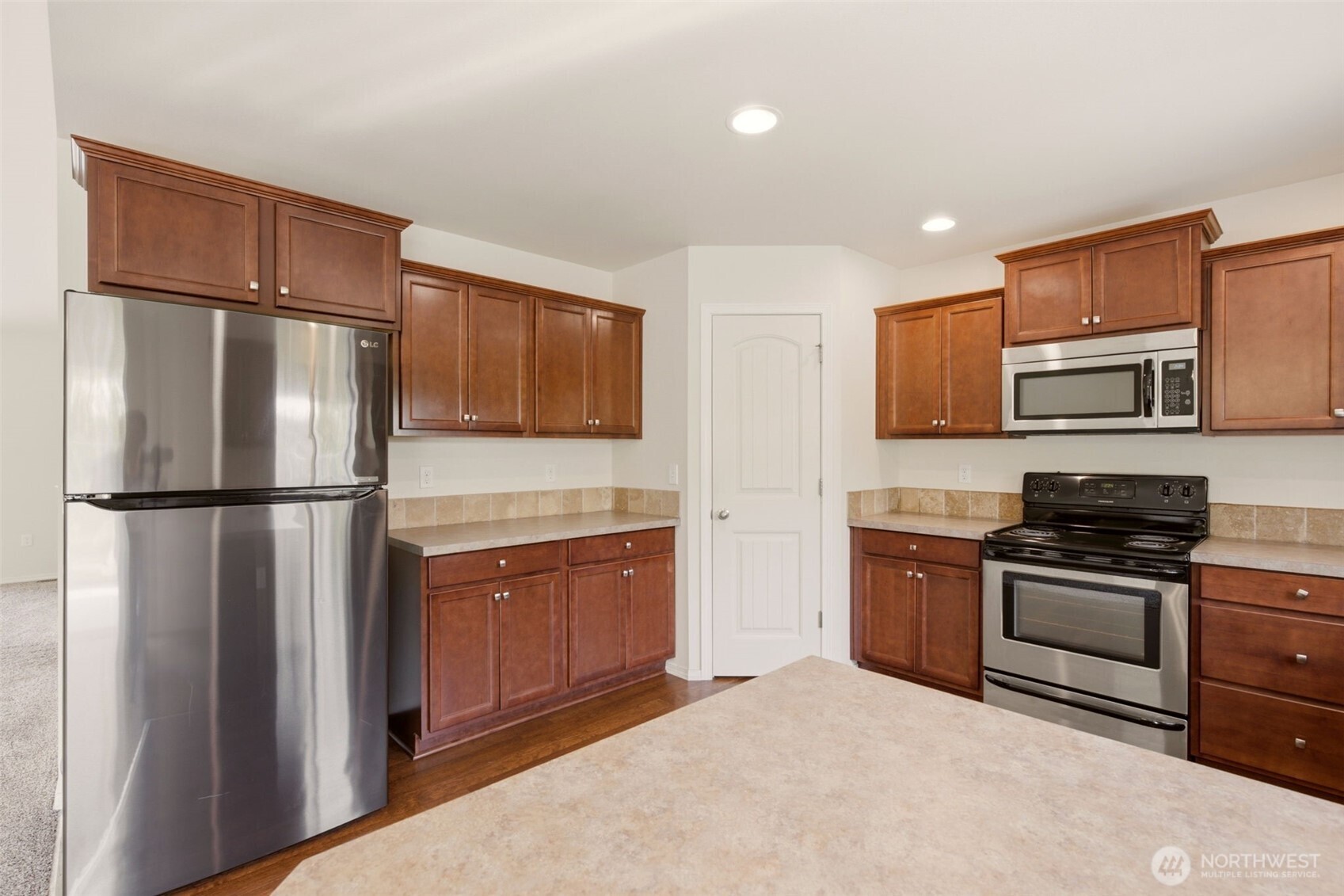 22217 Military Rd S Property Photo 6