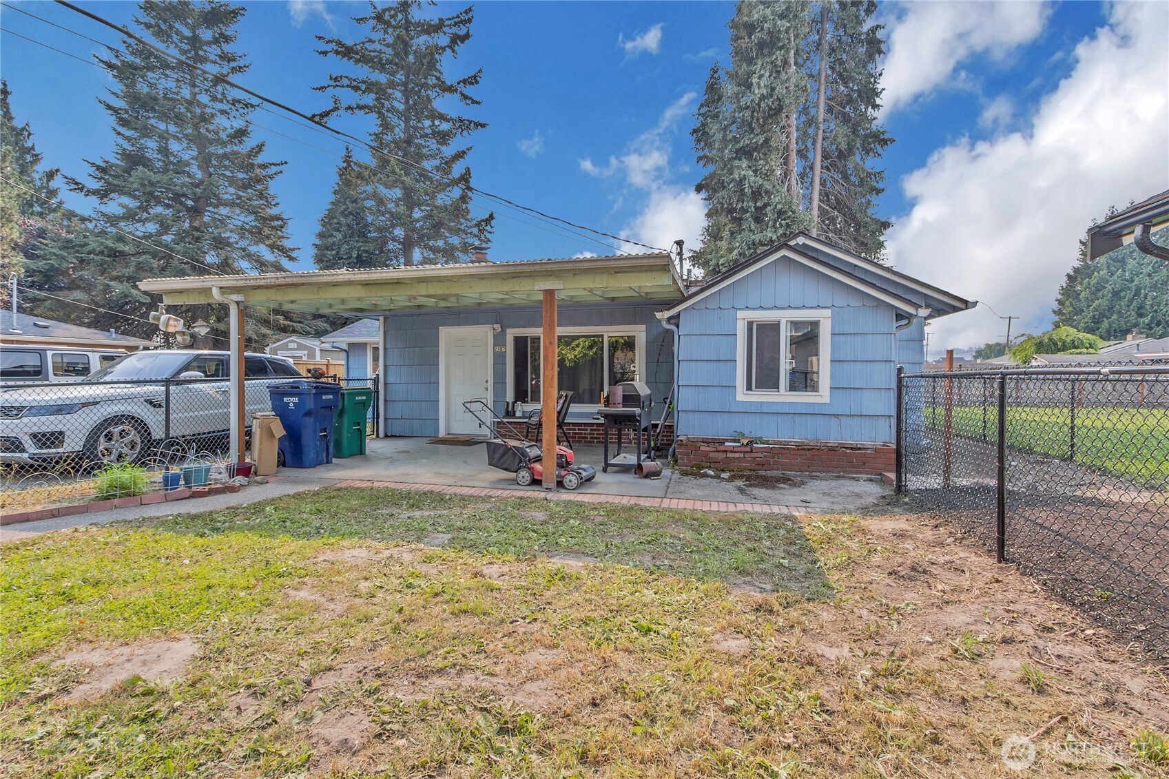 2107 D Street Property Photo 2
