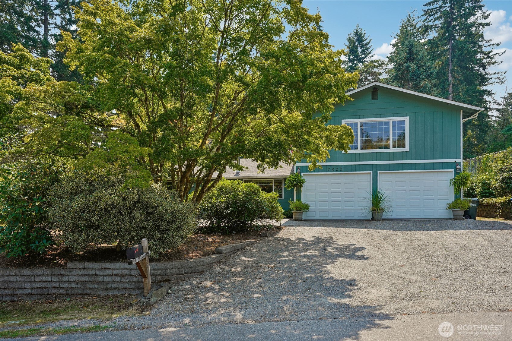 7203 35th Street Property Photo 2