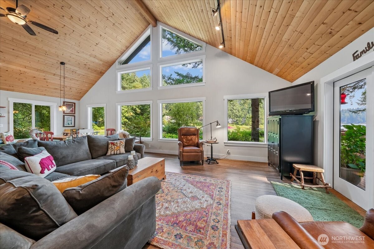 11122 Cole Place Property Photo 12
