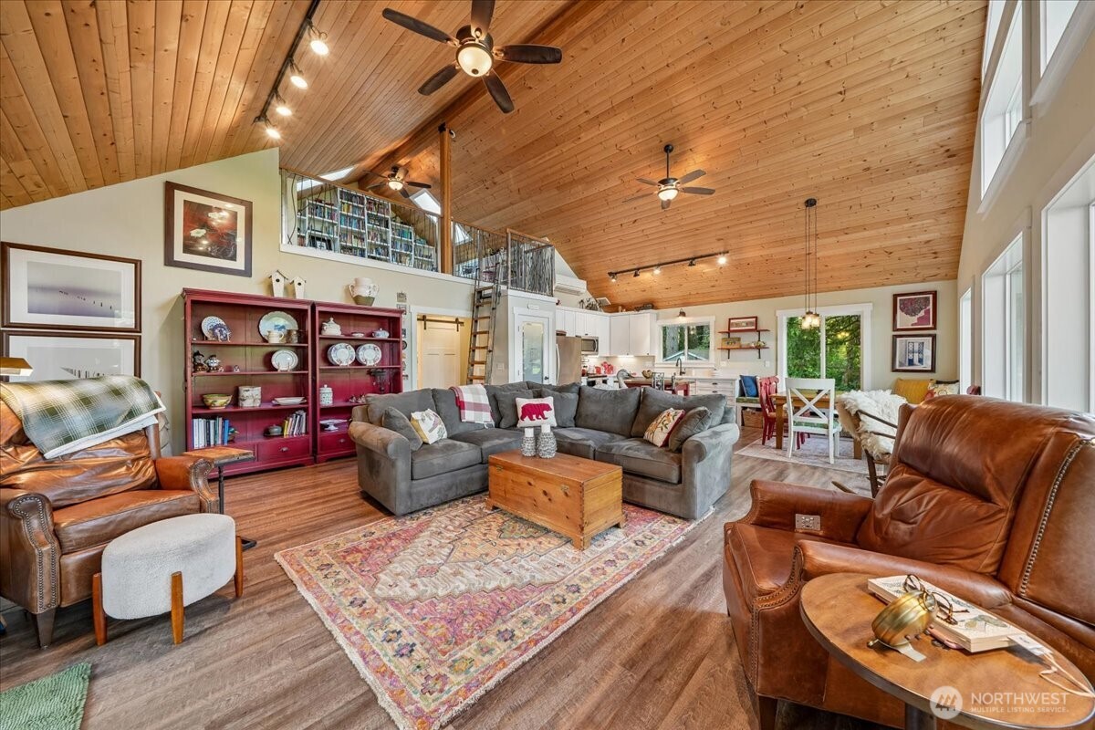 11122 Cole Place Property Photo 14