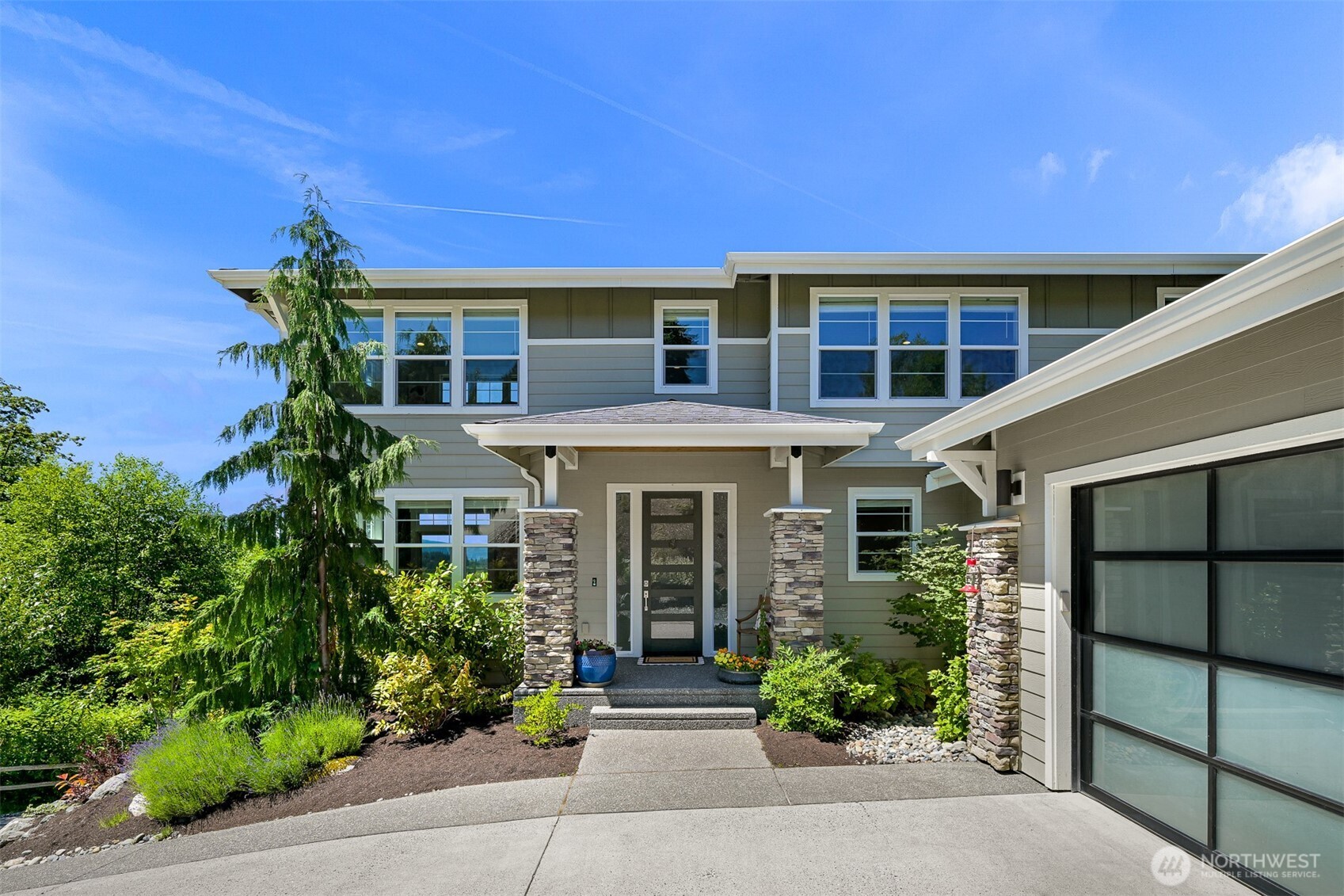 1221 34th Street Property Photo 3