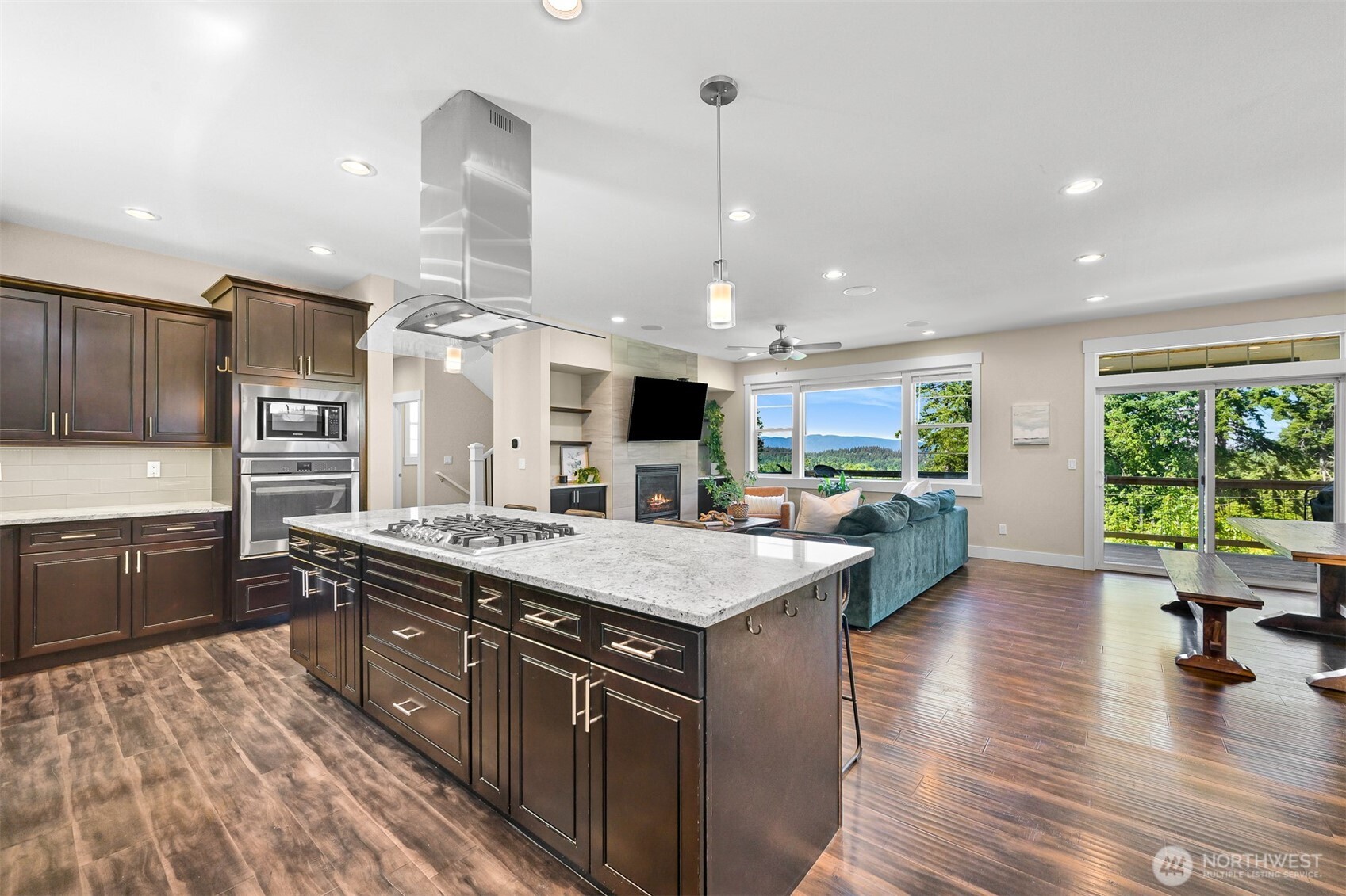 1221 34th Street Property Photo 6