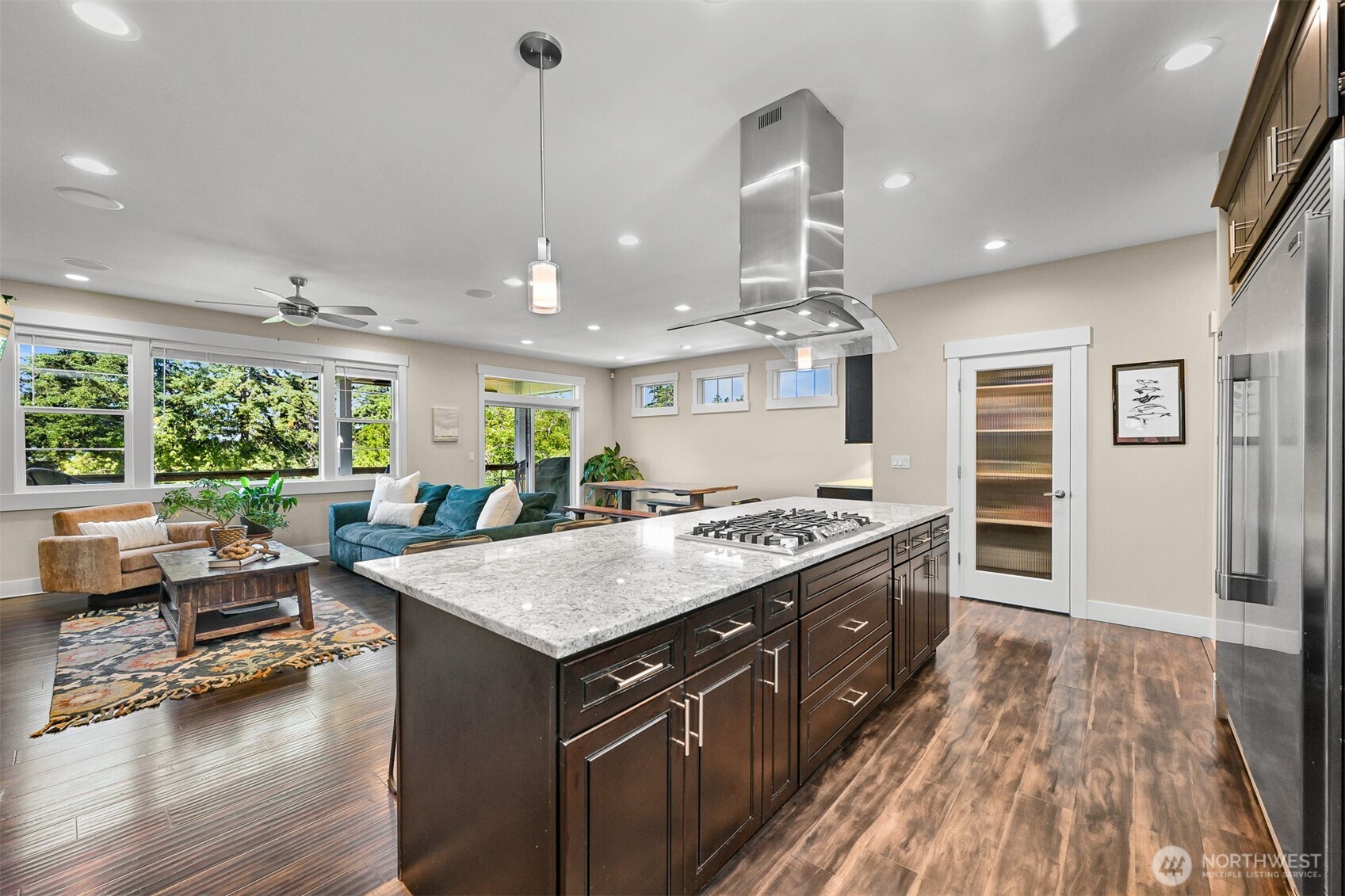 1221 34th Street Property Photo 8