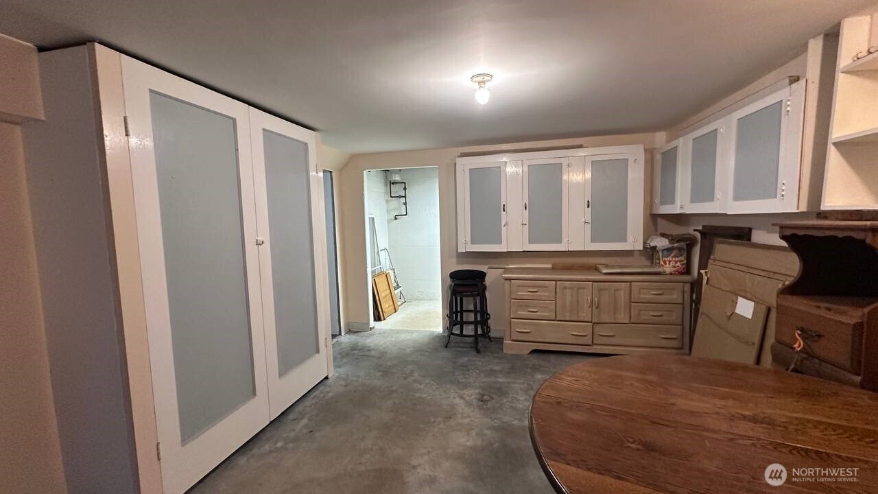 16310 Ashworth Avenue Property Photo 8