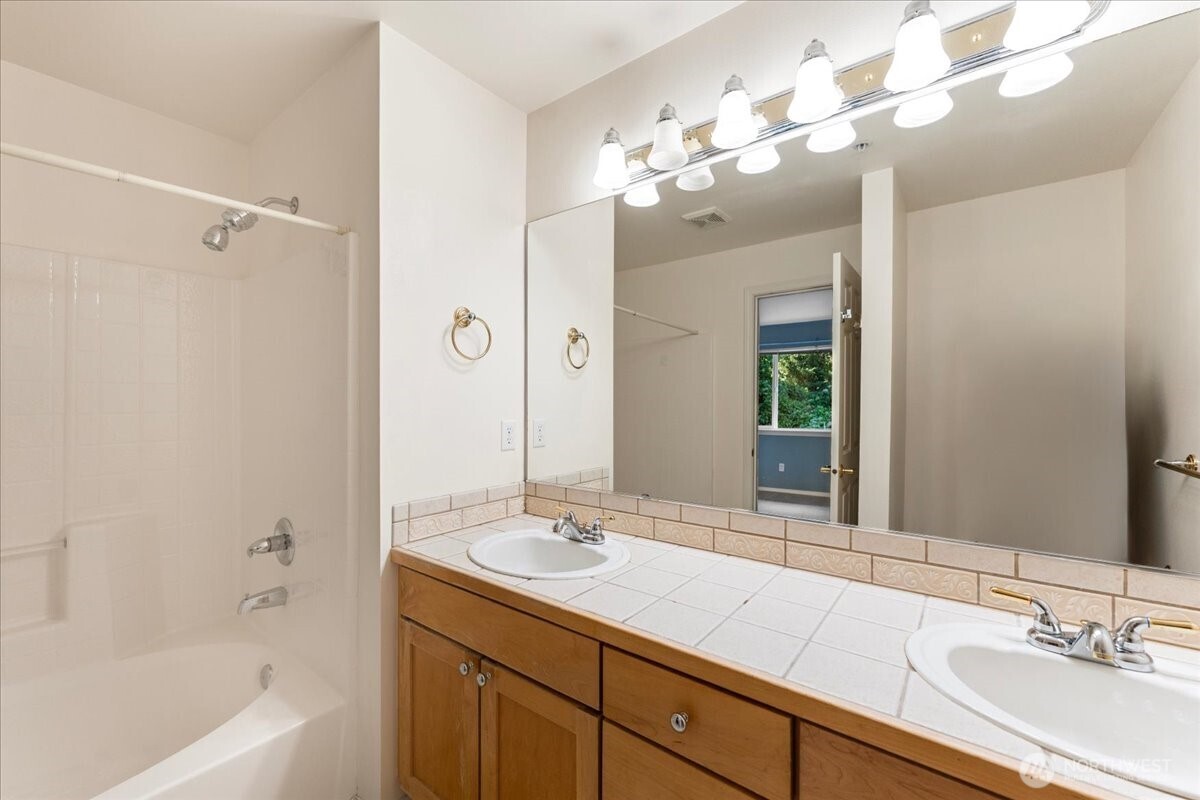 2565507 Property Photo 19