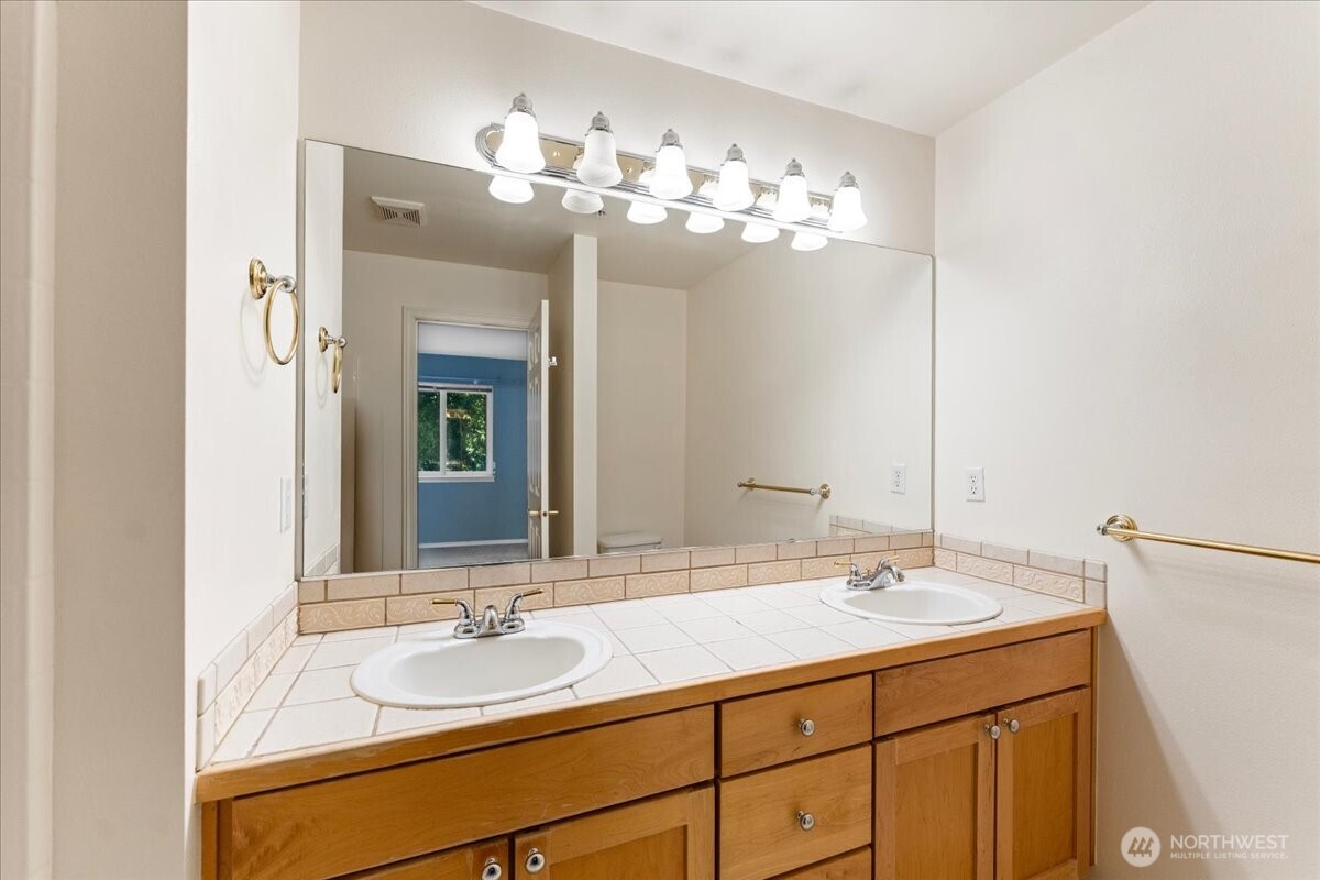 2565507 Property Photo 20