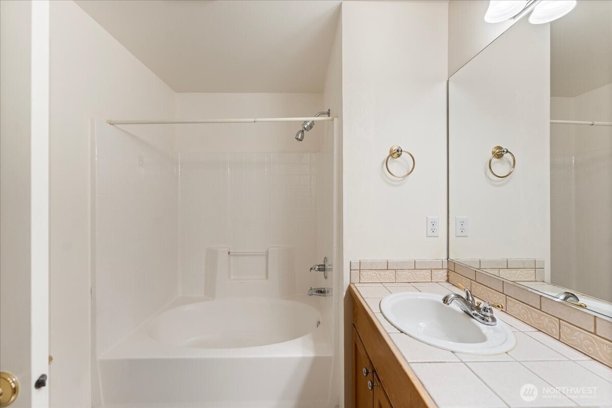 2565507 Property Photo 21