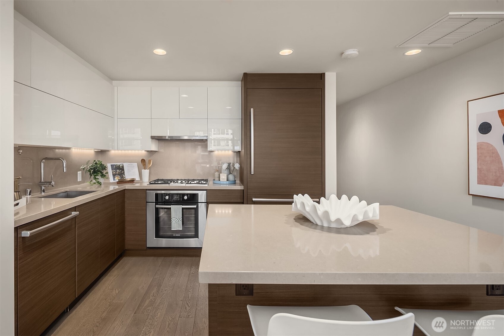 588 Bell Street 2201s Property Photo 11